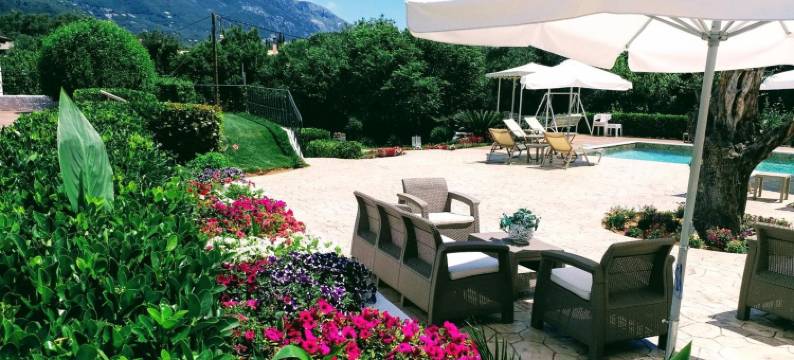 夏日美酒友谊度假村(Summer Nights Bed & Breakfast)图片