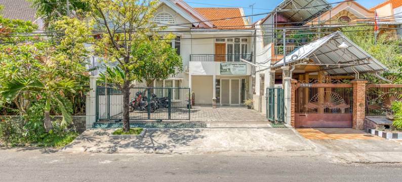 红多兹酒店-近泗水UNTAG(RedDoorz Near Untag Surabaya)图片