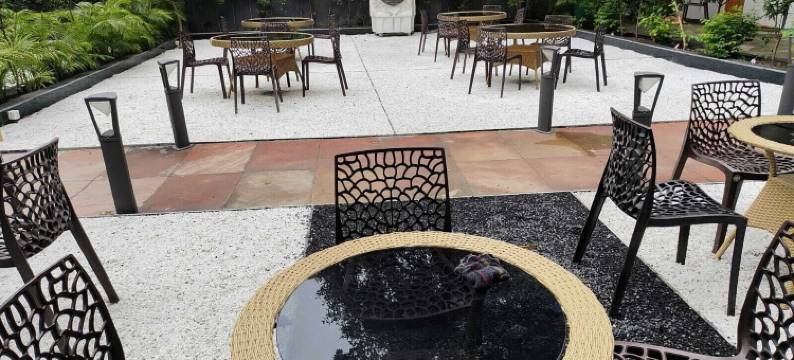 里瓦兹酒店和餐厅(Rivaz Hotel And Restaurant)图片