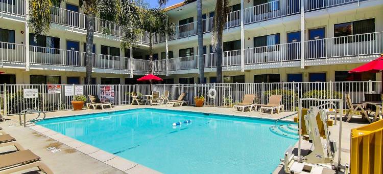 卡宾特里拉北部圣芭芭拉6号汽车旅馆(Motel 6 Carpinteria, CA - Santa Barbara - North)图片