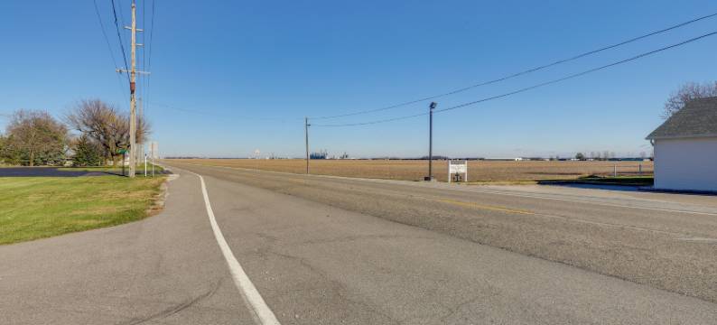 弗朗西斯维尔家庭度假屋，带私人露台和日落美景(Private Patios & Sunset Views: Francesville Home)图片