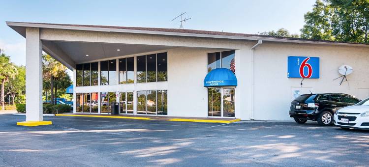 佛罗里达坦帕 - 博览会场 6 号汽车旅馆(Motel 6 - Tampa, FL - Fairgrounds)图片
