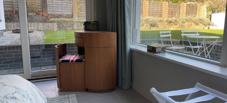 M25 6号交汇处、盖特威克机场 M23、伦敦6区、凯特勒姆学校公寓(Near junction 6 M25, Gatwick Airport M23, London zone 6, next to Caterham School)图片