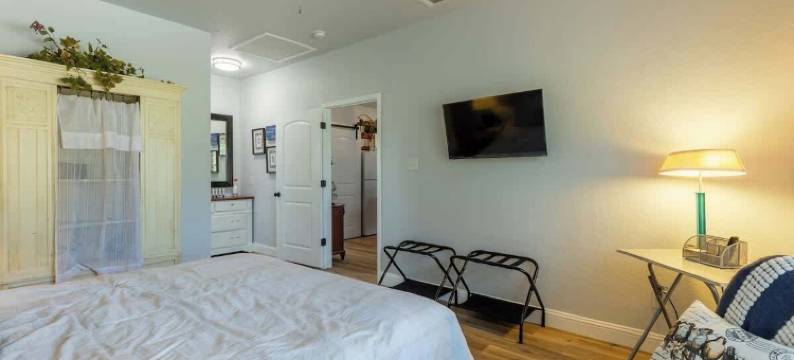 La Casita：有热水浴缸和火坑，距离弗雷德15分钟(La Casita: Hot-Tub & Firepit, 15 Min to Fred!)图片