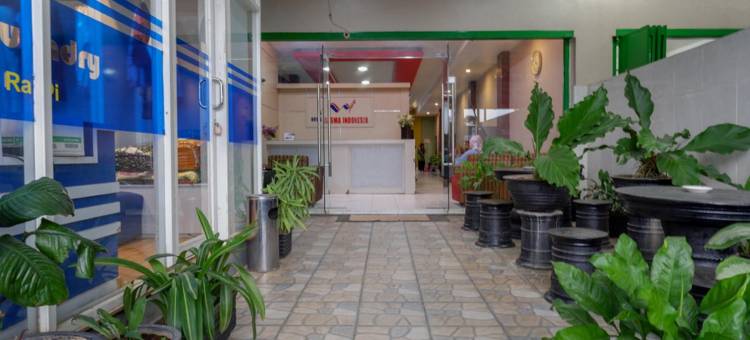 红多兹伊斯兰@印尼肯达里酒店(RedDoorz Syariah @ Hotel Wisma Indonesia Kendari)图片