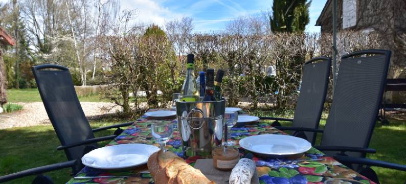 Mansion in Charrin by Loire with Pool图片