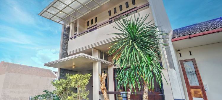 OYO 94769 格里亚贾蒂伊斯兰旅馆2(OYO 94769 Griya Djati Syariah 2)图片