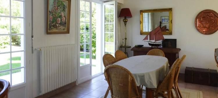 Holiday Home in Bénodet with Pool & Beaches图片
