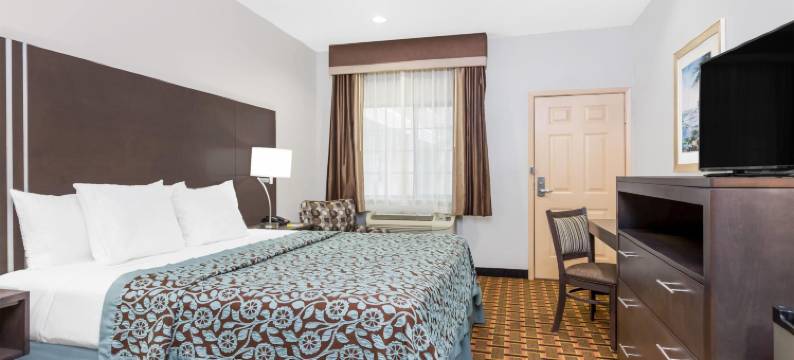 麦迪逊维尔温德姆戴斯套房酒店(Days Inn & Suites by Wyndham Madisonville)图片