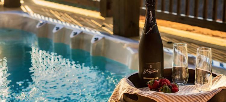 豪华四卧室小木屋(The Luxe 4 Bedroom Cabin)图片