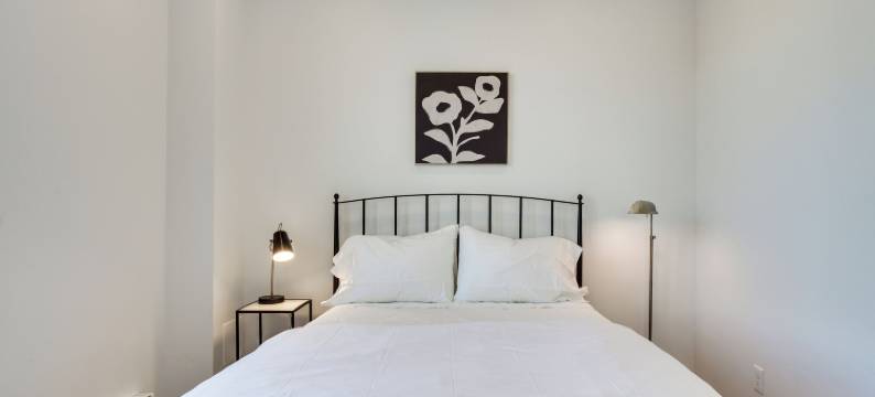 带阳台的现代化普罗沃市中心联排别墅！(Modern Downtown Provo Townhome w/ Balcony!)图片