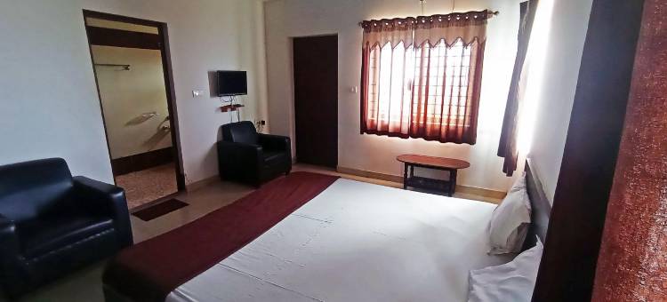 Savanur Deluxe Lodge图片