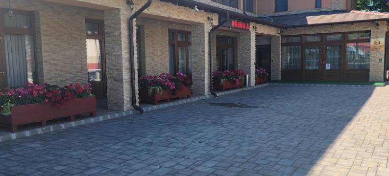 Vörös Álom Apartman Panzió图片