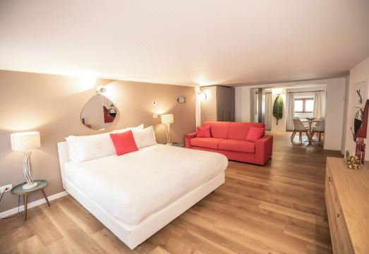 Hotel Vis à Vis Hotel Overview