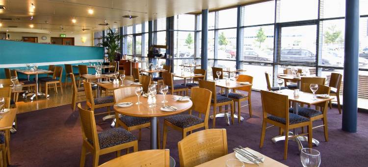 南安普敦机场普瑞米尔酒店(Premier Inn Southampton Airport)图片