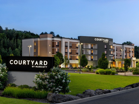 威尔克斯巴里竞技场万怡酒店