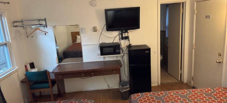 经济旅馆卡迪亚克MI by Hotel O(Economy Inn Cadillac MI by Hotel O)图片