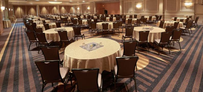 阿克伦费尔劳恩希尔顿逸林酒店(DoubleTree by Hilton Akron Fairlawn)图片