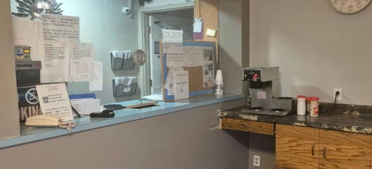 位于梅里尔维尔的经济型旅馆，靠近I 65的联排别墅(Economy Inn Merrillville by Townhouse I 65)图片
