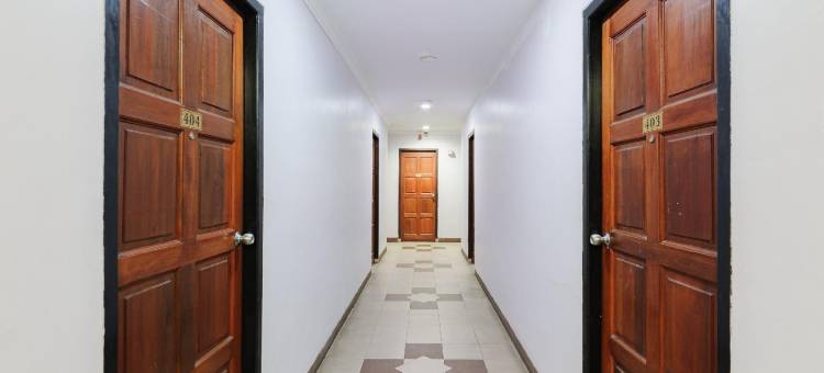 红多兹酒店-近巴淡岛名古屋山购物中心5号(Reddoorz Near Nagoya Hill Mall Batam 5)图片