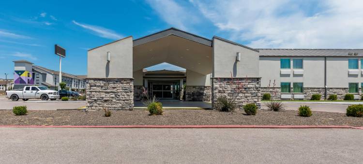 品质旅馆肖尼北I-40(Quality Inn Shawnee North I-40)图片