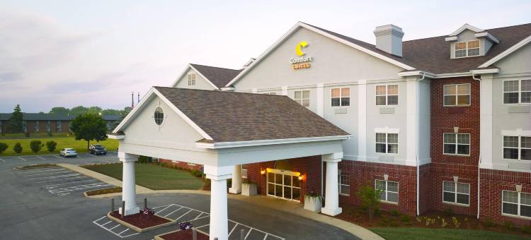 密尔沃基机场舒适套房酒店(Comfort Suites Milwaukee Airport)图片