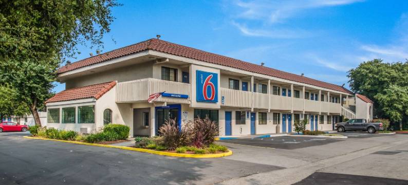 温德姆速8酒店佩塔卢马(Super 8 by Wyndham Petaluma)图片