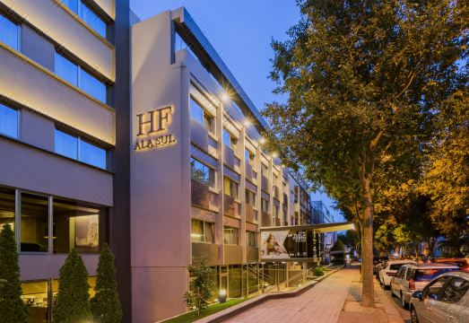 HF Tuela Porto Hotel Overview