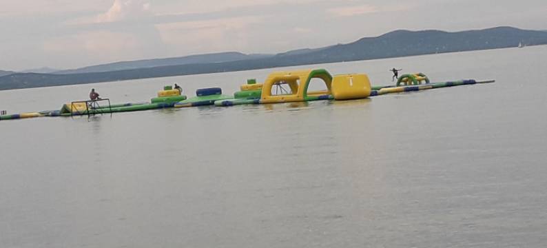 A Whole Holiday House with a Garden in Fonyod for 2-10 Persons图片