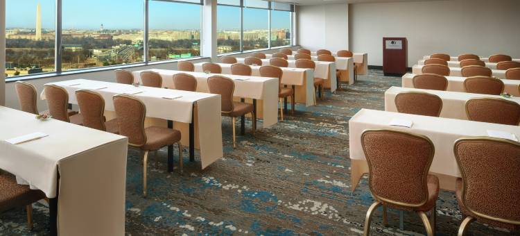 水晶城市国家机场逸林酒店(DoubleTree by Hilton Washington DC – Crystal City)图片