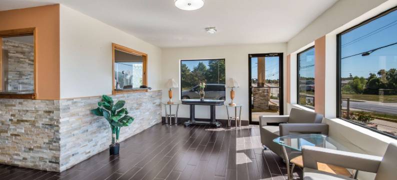 哈里森维尔美洲最佳价值套房酒店(Americas Best Value Inn and Suites Harrisonville)图片