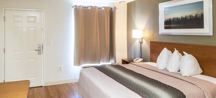 休斯顿家乡一室公寓酒店-西橡树能源走廊(HomeTowne Studios by Red Roof Houston - West Oaks/  Energy Corridor)图片