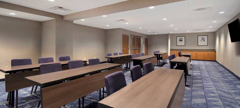 辛辛那提机场万怡酒店(Courtyard Cincinnati Airport)图片