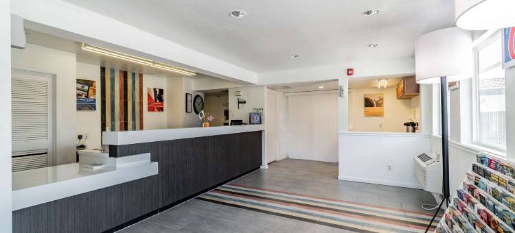 佛罗里达坦帕 6 号汽车旅馆(Motel 6 Tampa, FL)图片