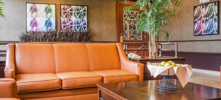 河滨凯隆套房酒店(Clarion Hotel & Suites Riverfront)图片