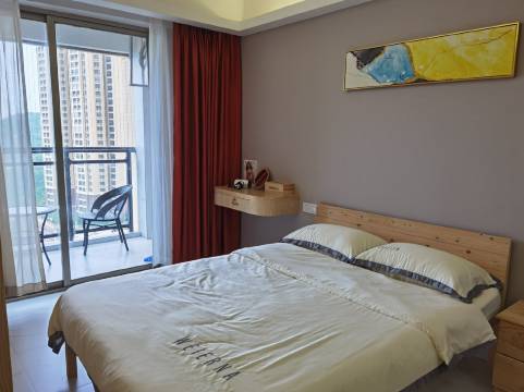 南澳海景房巨幕影院无边际泳池公寓(云盖寺路分店)