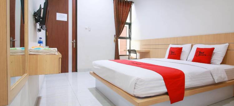 红多兹伊斯兰酒店-近索迪尔曼珍德拉大学(RedDoorz Syariah Near Universitas Jenderal Soedirman)图片