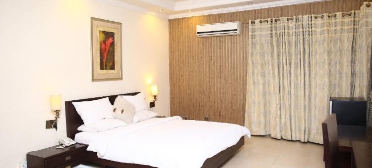 巴格里亚镇野生动物园俱乐部 3 号(Safari Club 3 Bahria Town)图片