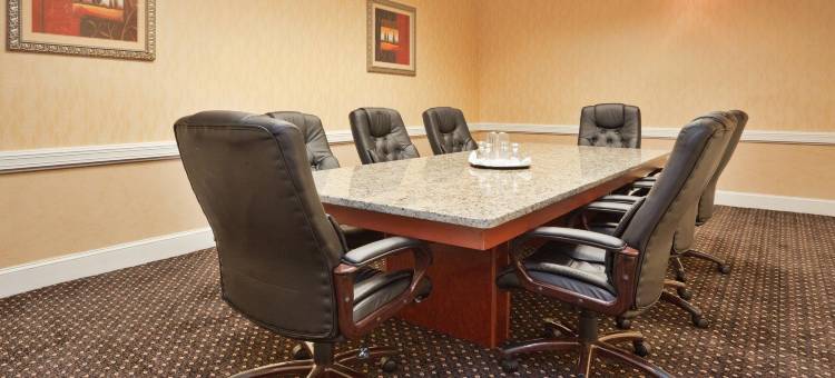 Holiday Inn 兰伯顿 by IHG(Holiday Inn LUMBERTON NORTH - I-95 by IHG)图片