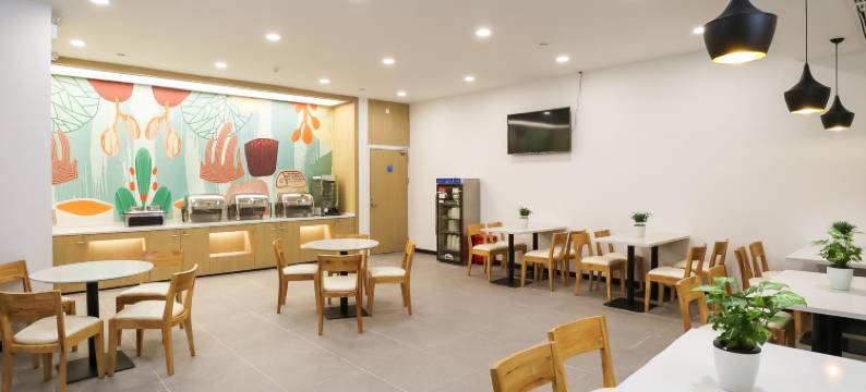 艺龙瑞云酒店(南京弘阳广场长江大桥北地铁站店)图片