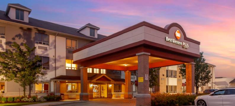 伯灵顿贝斯特韦斯特优质套房酒店(Best Western Plus Burlington Inn  Suites)图片