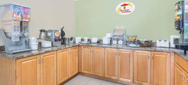 东莫林速8酒店(Super 8 by Wyndham East Moline)图片