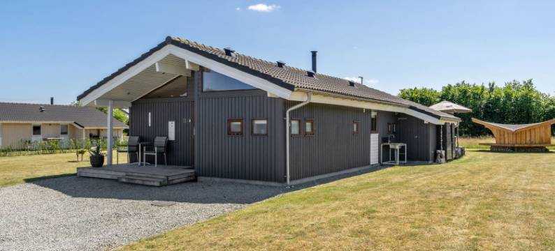 "Ela" - 500m from the Sea图片