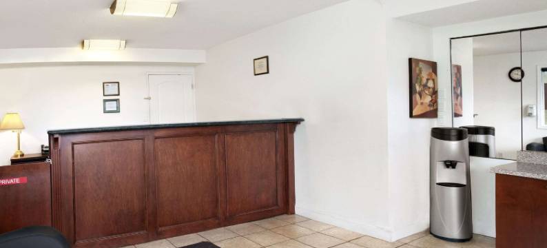 坎卢普斯东速8酒店(Super 8 by Wyndham Kamloops East)图片