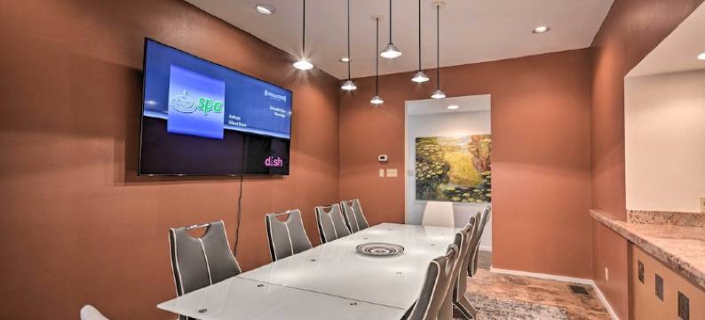 Ransom Canyon Villa w/ Pool - Steps to Lake!图片