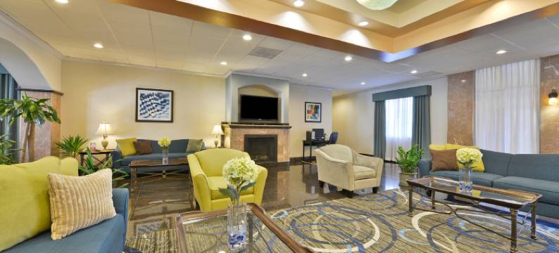 智选假日套房酒店莱克伍德(Holiday Inn Express & Suites TACOMA SOUTH - LAKEWOOD by IHG)图片