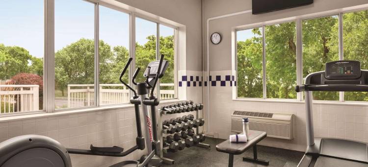 克林顿港丽怡酒店(Country Inn & Suites by Radisson, Port Clinton, Oh)图片