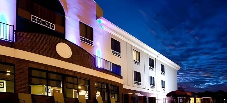 智选假日套房酒店昆西的I - 10(Holiday Inn Express & Suites Quincy I-10)图片