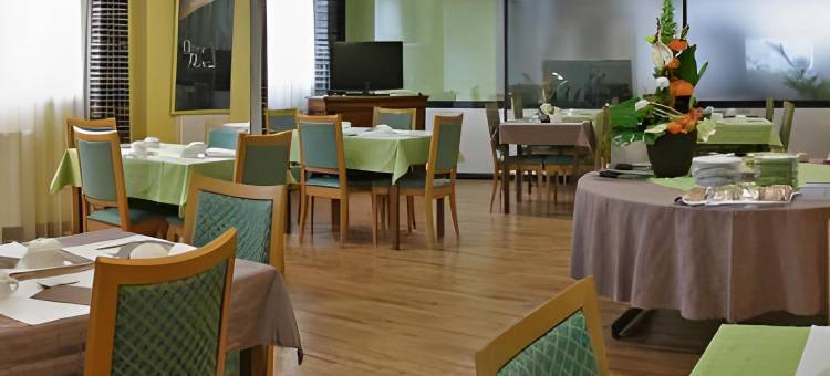 布里特酒店Essentiel庞蒂维-罗比克(Brit Hotel Essentiel Pontivy Robic)图片