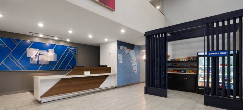 洲际酒店集团智选假日酒店及套房锡布灵(Holiday Inn Express & Suites SEBRING by IHG)图片